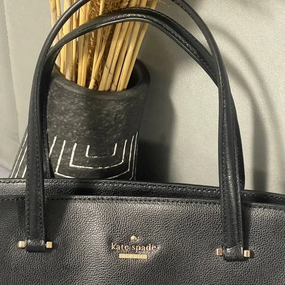 Kate Spade Elegant Black Tote New without tags🏷️ - Picture 6 of 8